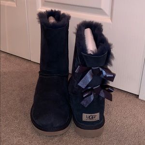 UGG boots- bailey bow